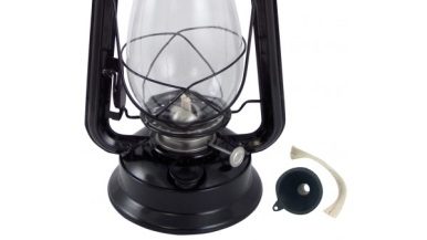 Changer la mèche d'une lampe à pétrole 